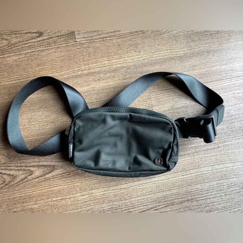 Lululemon belt bag